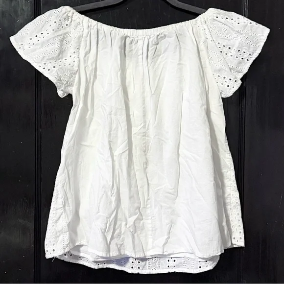 eri + ali Off-the-Shoulder Eyelet Top - Picture 7 of 7